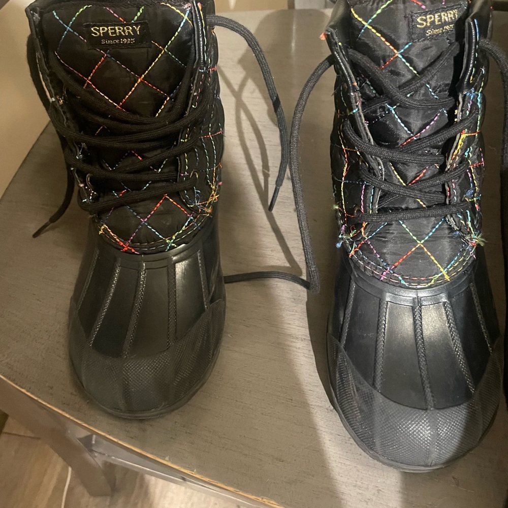 Girls Sperry boots!